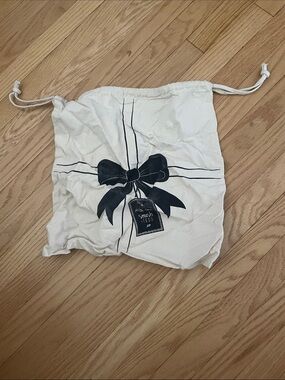 Free with purchase 🛍️Canvas Drawstring Bag New